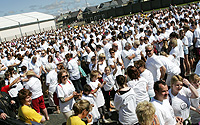 Guinness World Record - 2,728 people licking ice cream at the same time